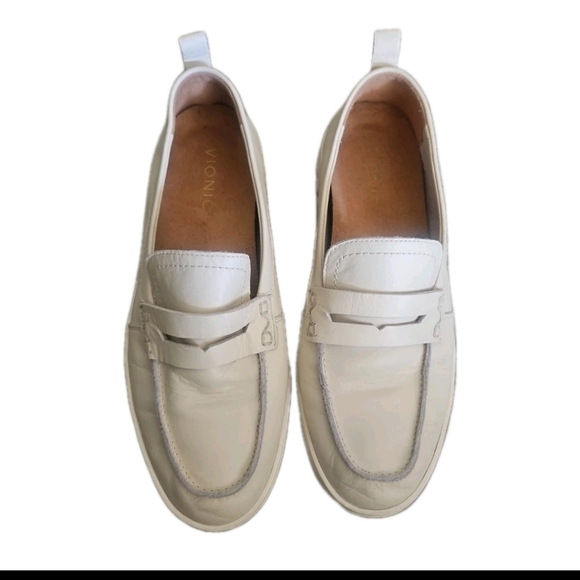 Vionic Womens Cream Leather Uptown Loafer 9 - Picture 2 of 11